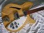 Rickenbacker 330/6 , Mapleglo: Body - Front