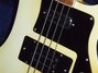 Rickenbacker 4001/4 Mod, White: Close up - Free2