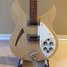 Rickenbacker 330/6 , Mapleglo: Body - Front