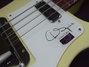 Rickenbacker 4001/4 CS, Cream: Close up - Free2