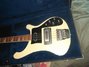 Rickenbacker 4001/4 BT, White: Body - Front