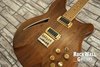 Rickenbacker 380/6 Laguna piezo, Natural Walnut: Close up - Free