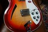 Rickenbacker 381/12 V69, Fireglo: Close up - Free2