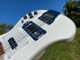Rickenbacker 4003/4 SPC, Snowglo: Close up - Free2
