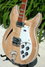 Rickenbacker 381/6 V69, Mapleglo: Close up - Free