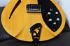Rickenbacker 330/6 BH BT, Mapleglo: Close up - Free
