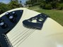 Rickenbacker 370/6 BH BT, White: Close up - Free2