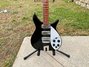 Rickenbacker 350/6 V63, Jetglo: Body - Front