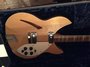 Rickenbacker 360/12 V64, Mapleglo: Body - Front