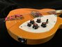 Rickenbacker 330/12 , Mapleglo: Close up - Free2