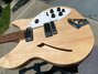 Rickenbacker 330/6 , Mapleglo: Body - Front