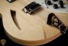 Rickenbacker 330/6 , Mapleglo: Close up - Free