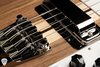 Rickenbacker 4003/4 S, Natural Walnut: Close up - Free2