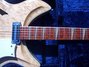 Rickenbacker 381/6 V69, Mapleglo: Close up - Free