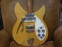 Rickenbacker 336/12 , Mapleglo: Body - Front